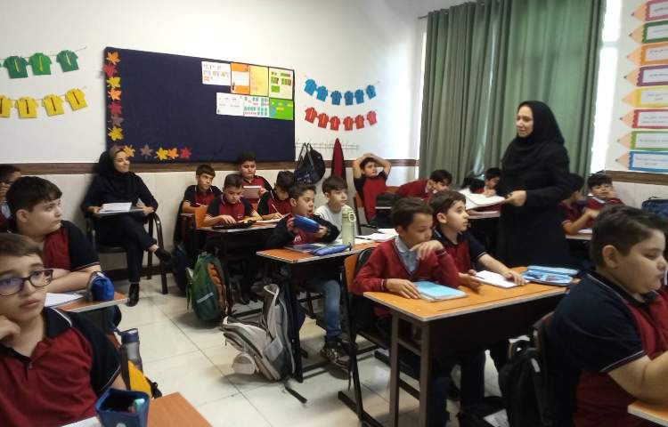 حضور ناظر آموزشی از دفتر مرکزی در کلاس ها 5