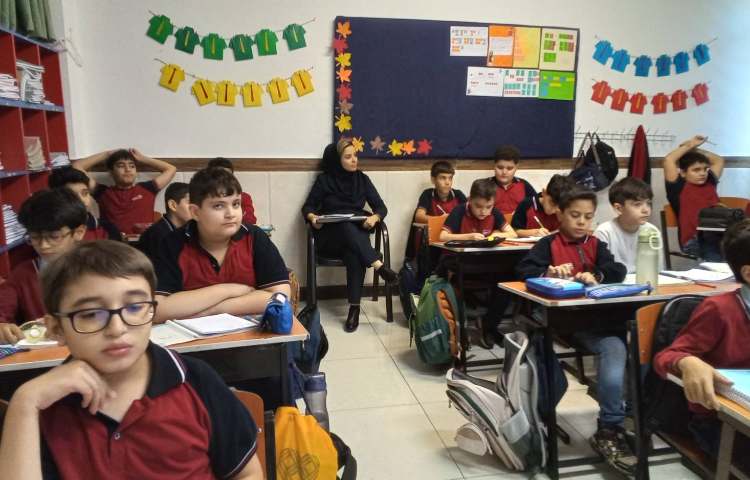 حضور ناظر آموزشی از دفتر مرکزی در کلاس ها 7