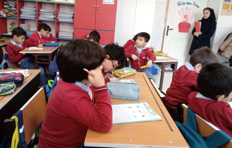 حضور ناظر کیفی از دفتر مرکزی و بازدید از کلاسها 5