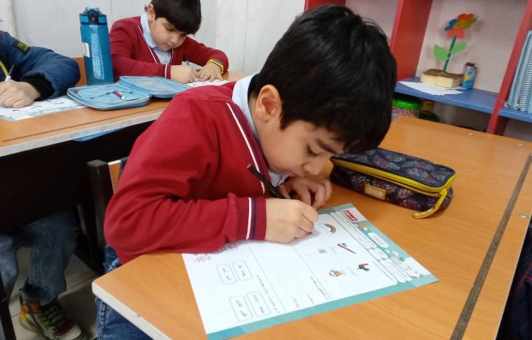 حضور ناظر کیفی از دفتر مرکزی و بازدید از کلاسها 6