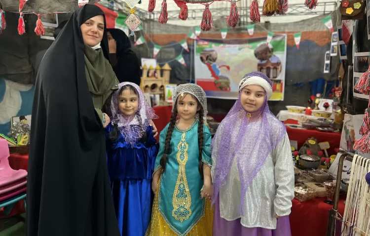 حضور نوآموزان با استعداد در نمایشگاه اقوام ایرانی 1