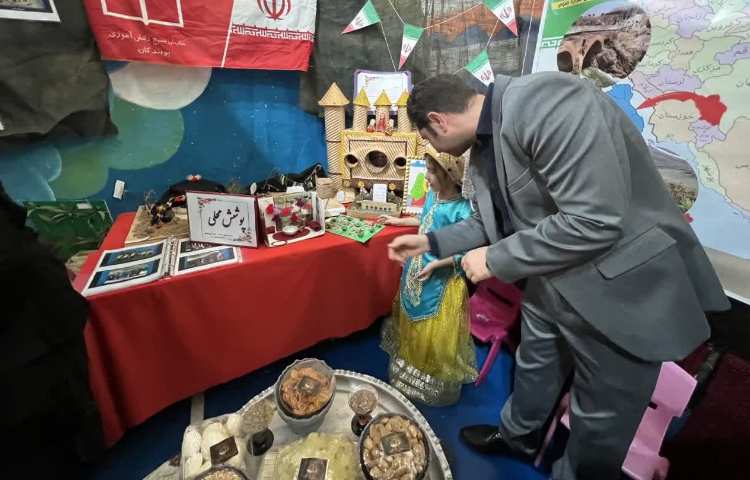 حضور نوآموزان با استعداد در نمایشگاه اقوام ایرانی 3