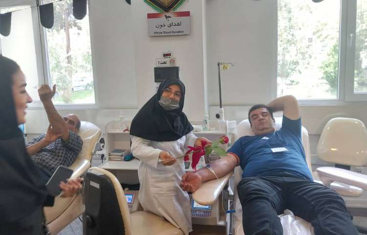 حضور پرسنل در مرکز اهدای خون وصال 6