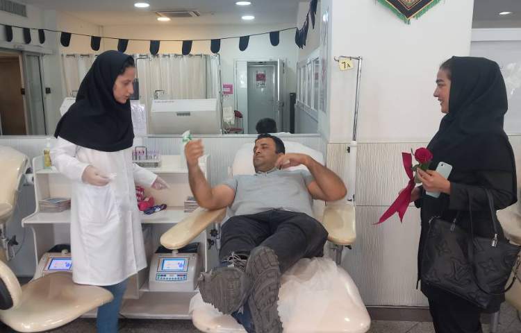 حضور پرسنل در مرکز اهدای خون وصال 8