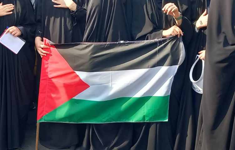 حضور پرسنل و دانش آموزان در میدان فلسطین برای حمایت از کودکان غزه 12