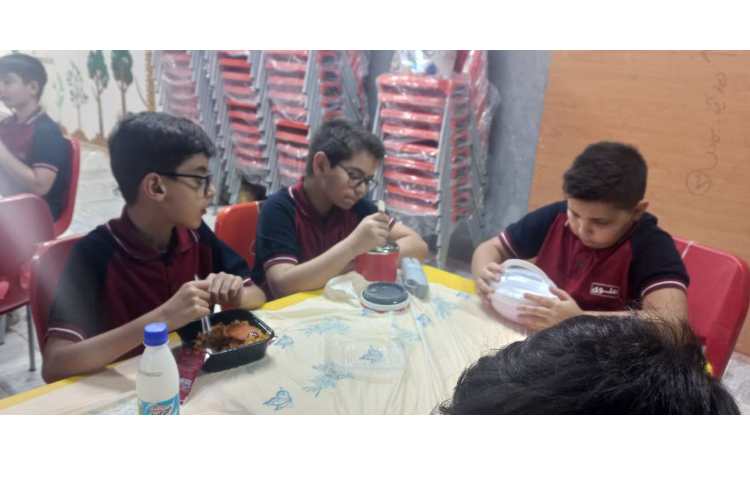 حضور پر از شوق دانش آموزان پایه چهارم2 1