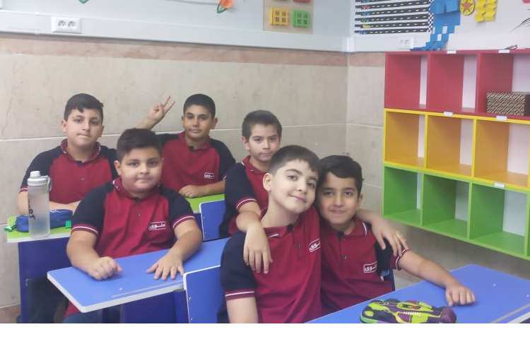 حضور پر از شوق دانش آموزان پایه چهارم2 10