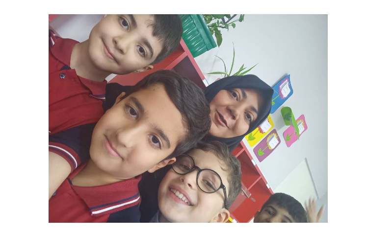 حضور پر از شوق دانش آموزان پایه چهارم2 4