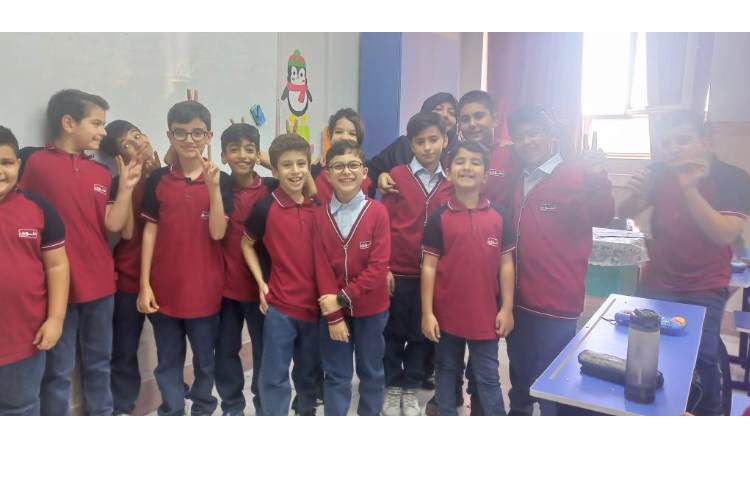 حضور پر از شوق دانش آموزان پایه چهارم2 6