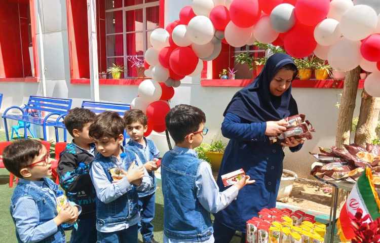 حضور پسران توانمند پیش دبستان در مسابقات دومینو 1