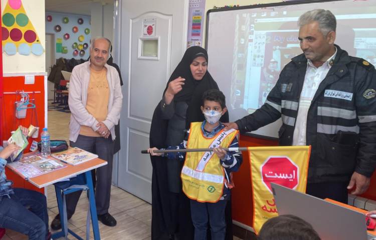 :حضور پلیس راهنمایی رانندگی در کلاسهای پایه سوم 3