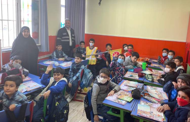 :حضور پلیس راهنمایی رانندگی در کلاسهای پایه سوم 5