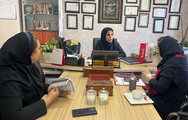 حضور کارشناس محترم دپارتمان زبان 1