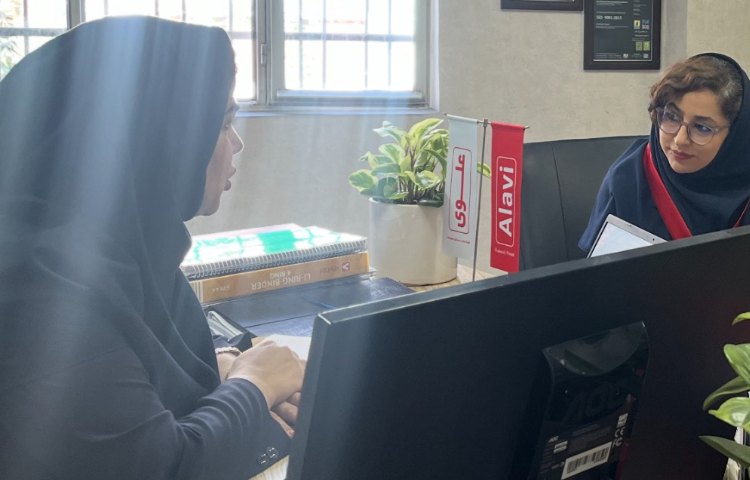 حضور کارشناس محترم دپارتمان زبان 3