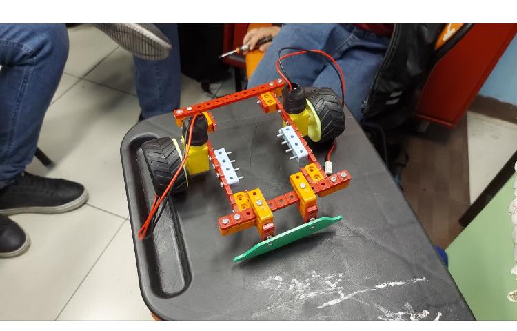 حفظ تعادل شاسی ماشین و معرفی دسته کنترل