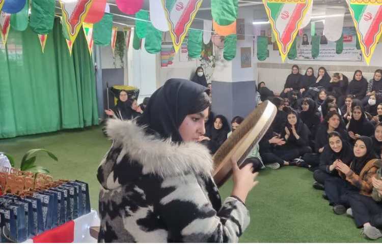 حلول ماه مبارک رمضان و جشن پایان سال و فراررسیدن عید نوروز باستانی بر همگان مبارک باد . 6