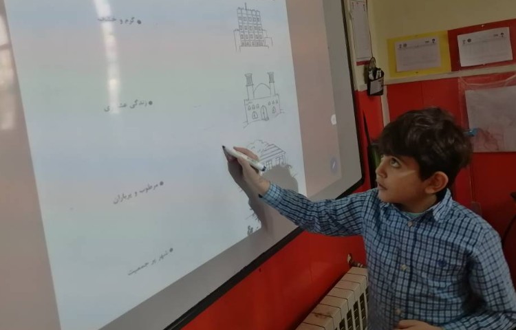 :حل تمرینات اجتماعی در کلاس مریخ 4