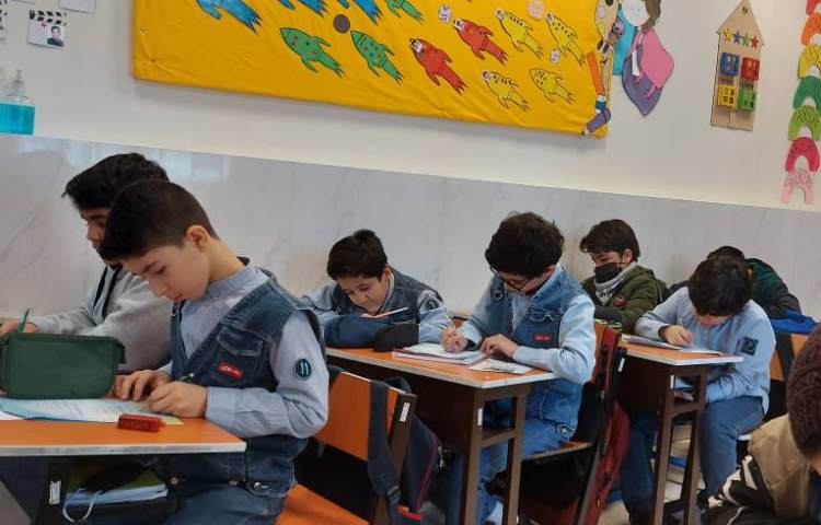 حل تمرینات ریاضی جهت رفع اشکال و سپس آزمونک ریاضی 3