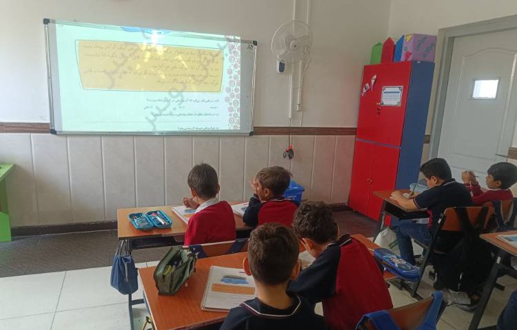 حل تمرینات کتاب کار با مشارکت دانش‌آموزان 3