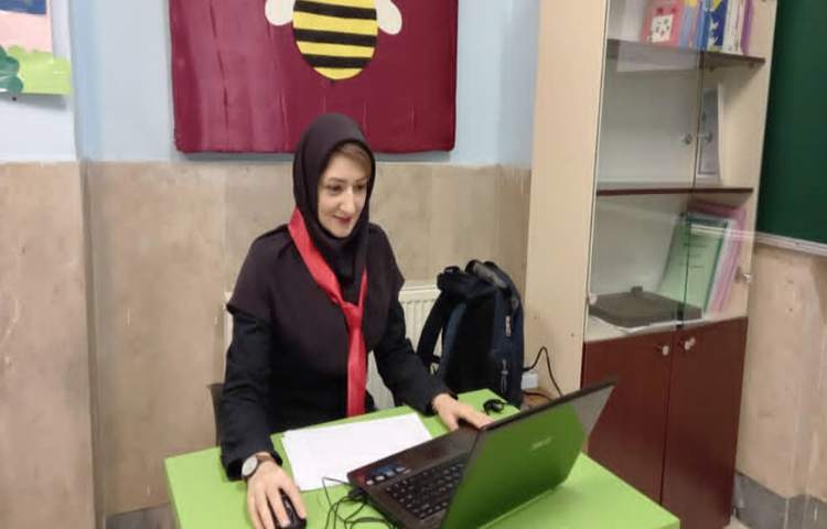 حل تمرین های ریاضی از مبحث حجم با همکاری دانش آموزان