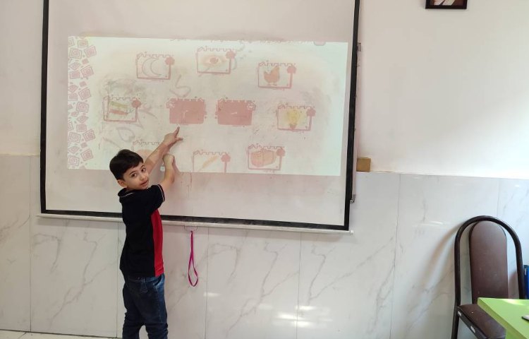 حل تمرین کتاب کار فارسی در کلاس انجام شد. 1