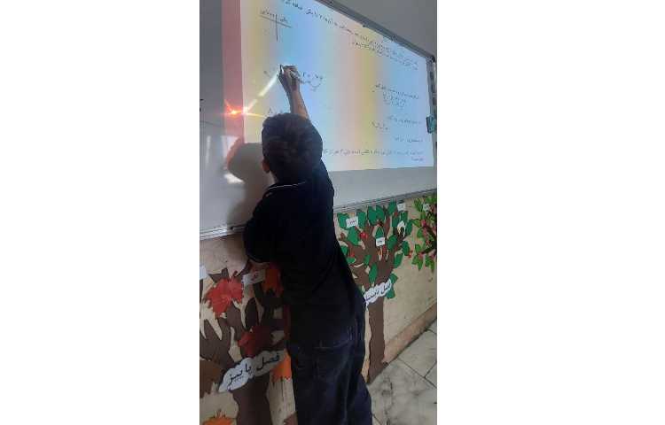 حل سوالات مرور فصل توسط همیاران ریاضی 3