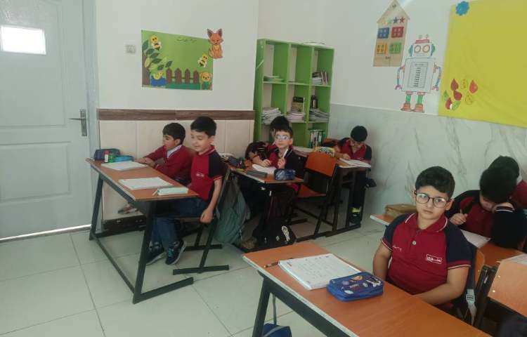 حل کتاب کار ریاضی با مشارکت دانش‌آموزان 3