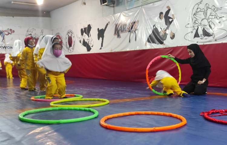 حمل توپ با پا 1