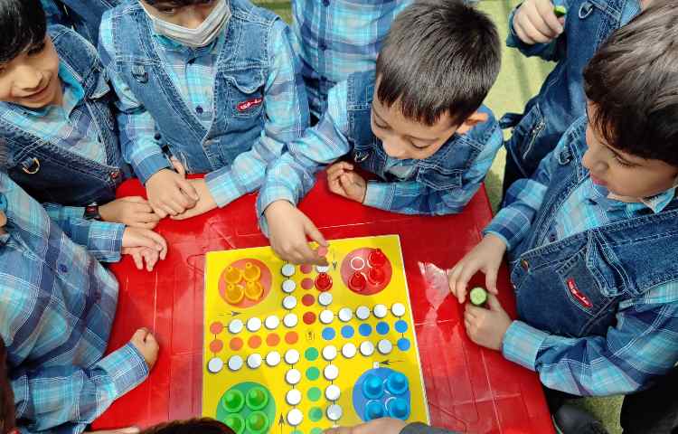 :حیات پایا/حیاط پویا 7