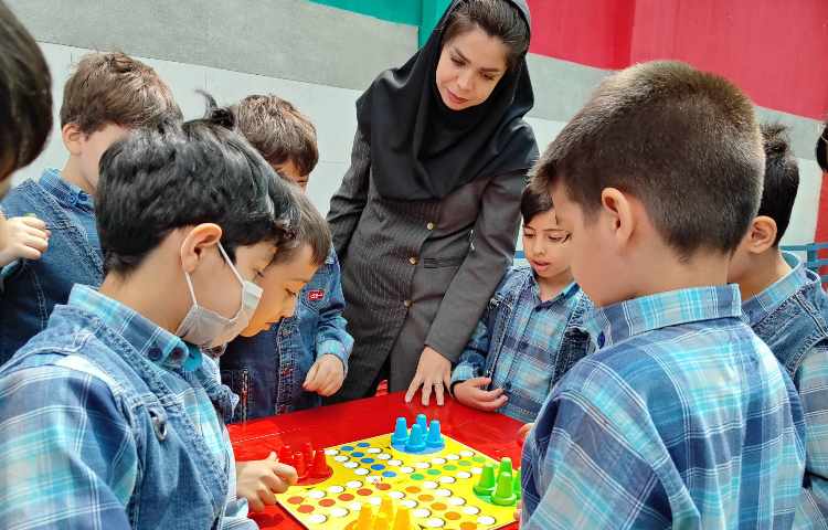 :حیات پایا/حیاط پویا