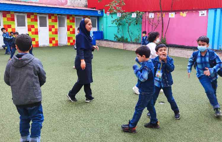 :حیاط شاد، کلاس انگور 2