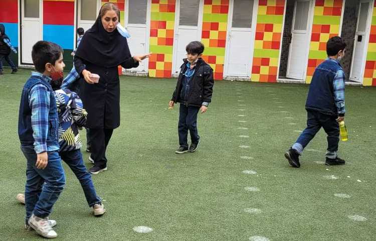 :حیاط شاد، کلاس انگور 3