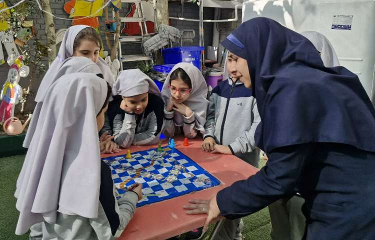 حیاط پویا، حیات پایا 1