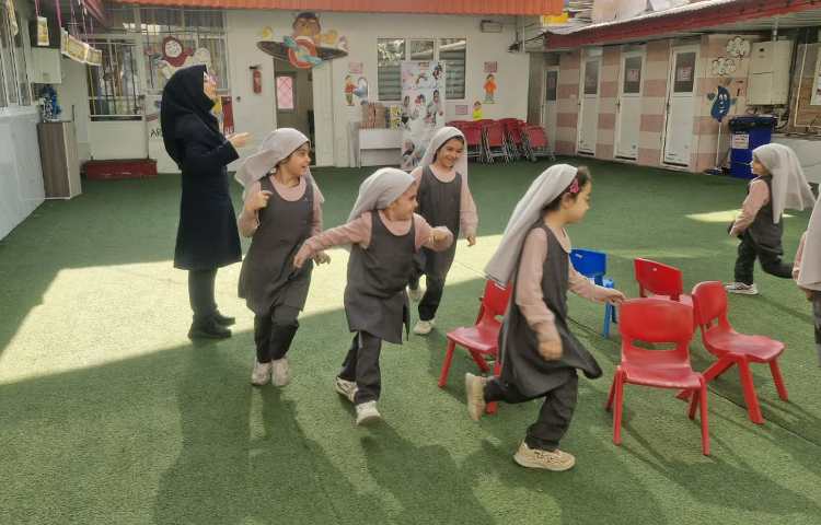 حیاط پویا، حیات پایا 6