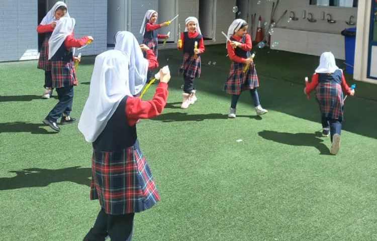 ح مثل حباب بازی