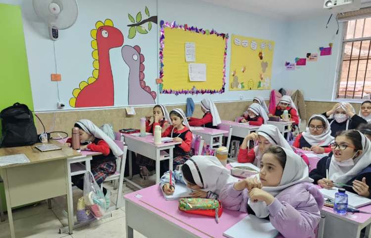 ( خانم ریاضی )