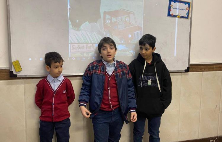 خلاصه‌گویی کتاب داستان به مناسبت هفته‌ی کتاب و کتاب‌خوانی در زنگ زبان 4