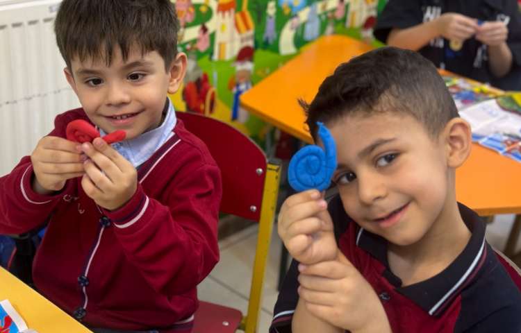 خمیربازی:درست کردن حلزون