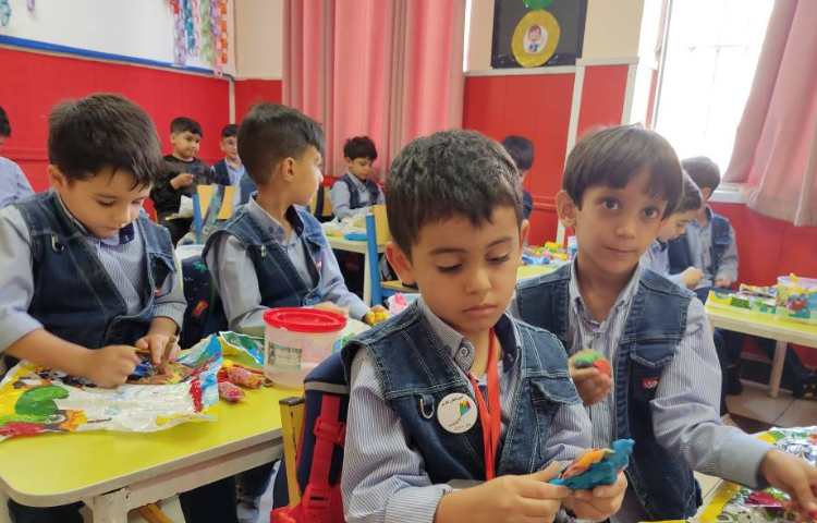 خمیربازی بازی با اشکال هندسی 5