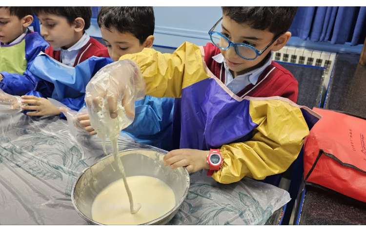 خمیر جادو-دانشمند کوچک