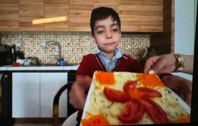 خوانداری:جهت تثبیت یادگیری نشانه‌ی (ر) با استفاده از رنده، الویه درست شد. 6