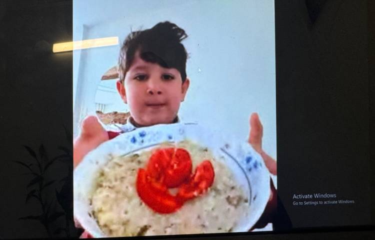 خوانداری:جهت تثبیت یادگیری نشانه‌ی (ر) با استفاده از رنده، الویه درست شد. 7