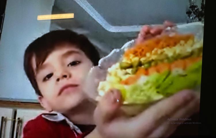 خوانداری:جهت تثبیت یادگیری نشانه‌ی (ر) با استفاده از رنده، الویه درست شد.