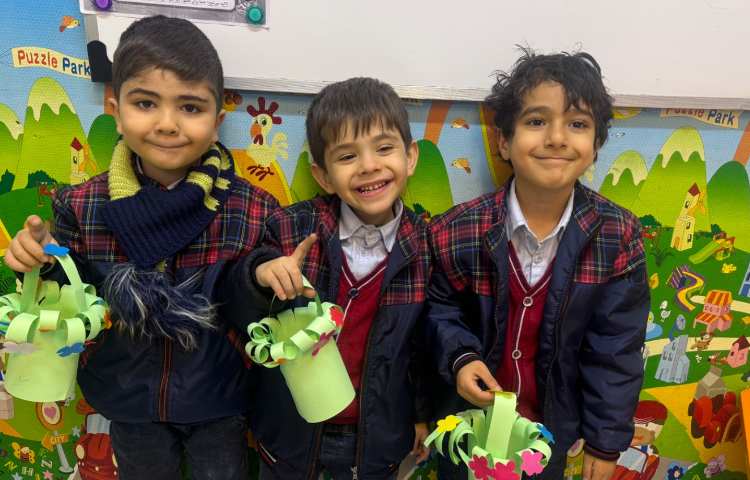 خوانداری: برای تثبیت یادگیری نشانه (س) کاردستی سبد درست کردیم. 1