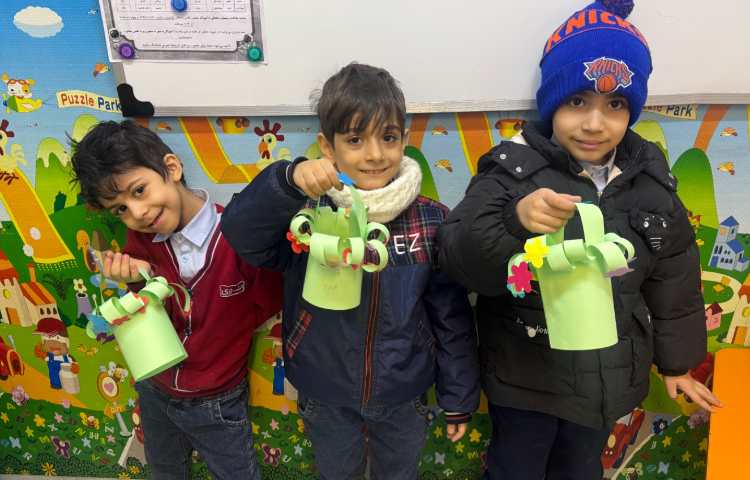 خوانداری: برای تثبیت یادگیری نشانه (س) کاردستی سبد درست کردیم. 3