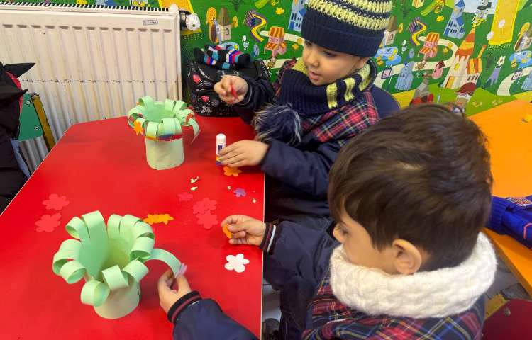 خوانداری: برای تثبیت یادگیری نشانه (س) کاردستی سبد درست کردیم. 5