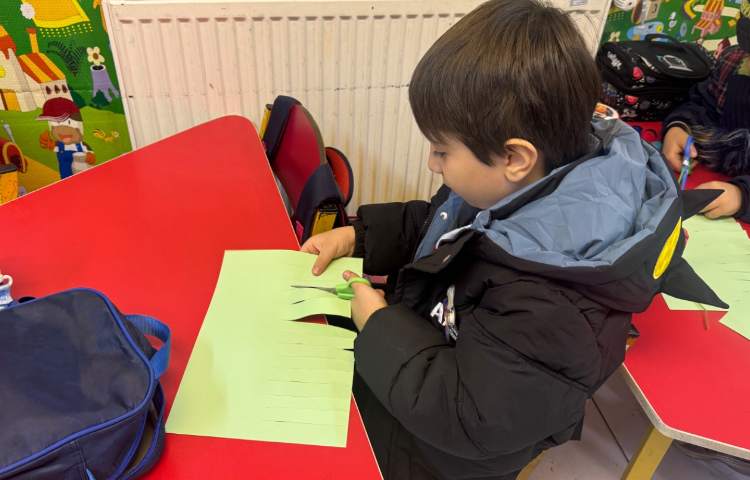 خوانداری: برای تثبیت یادگیری نشانه (س) کاردستی سبد درست کردیم. 6