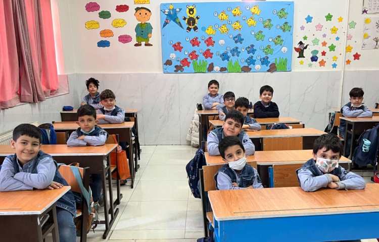 خواندنِ سوره ی آیت الکرسی به زبان انگلیسی توسط یکی از زبان آموزان 1