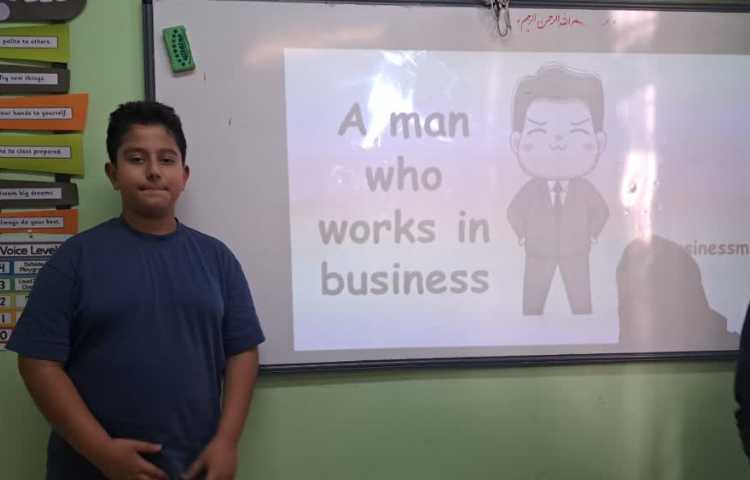 خواندن شعر در کلاس و حدس زدن شغل براساس تعریف ها 1