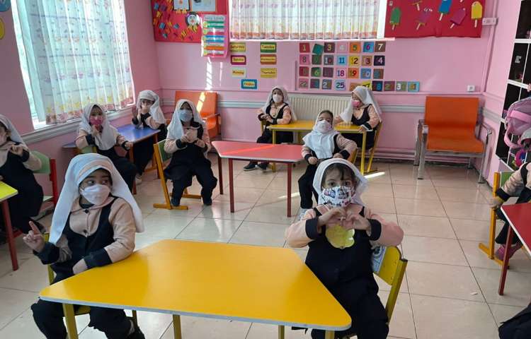 خواندن قرآن به زبان انگلیسی و یاد گیری درس جدید 3